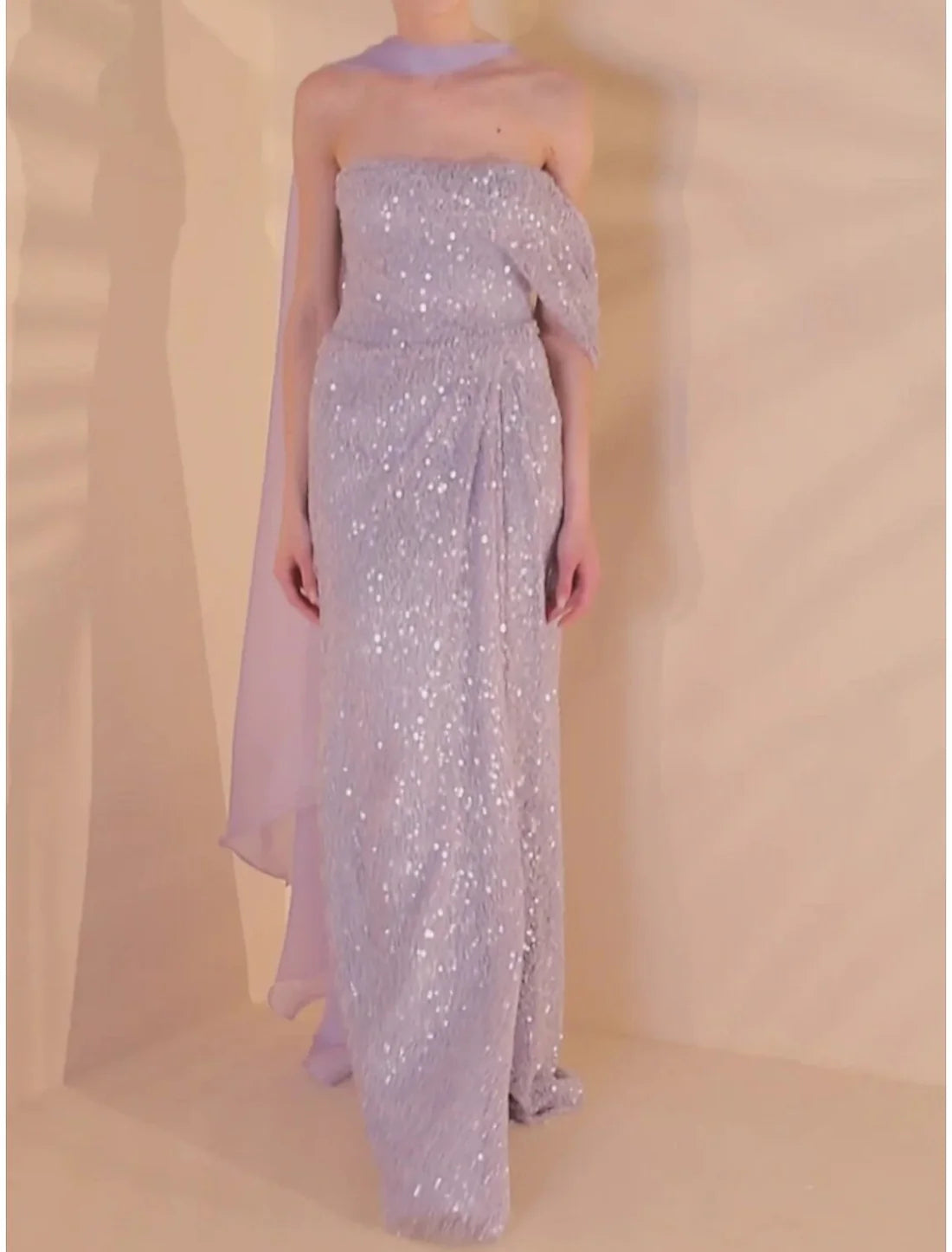 Luolandi A-Line Evening Gown Elegant Dress Formal Sweep / Brush Train Sleeveless Strapless Sequined with Glitter Pleats SlitA-Line Evening Gown Elegant Dress Formal Sweep / Brush Train Sleeveless Strapless Sequined with Glitter Pleats Slit Sparkly